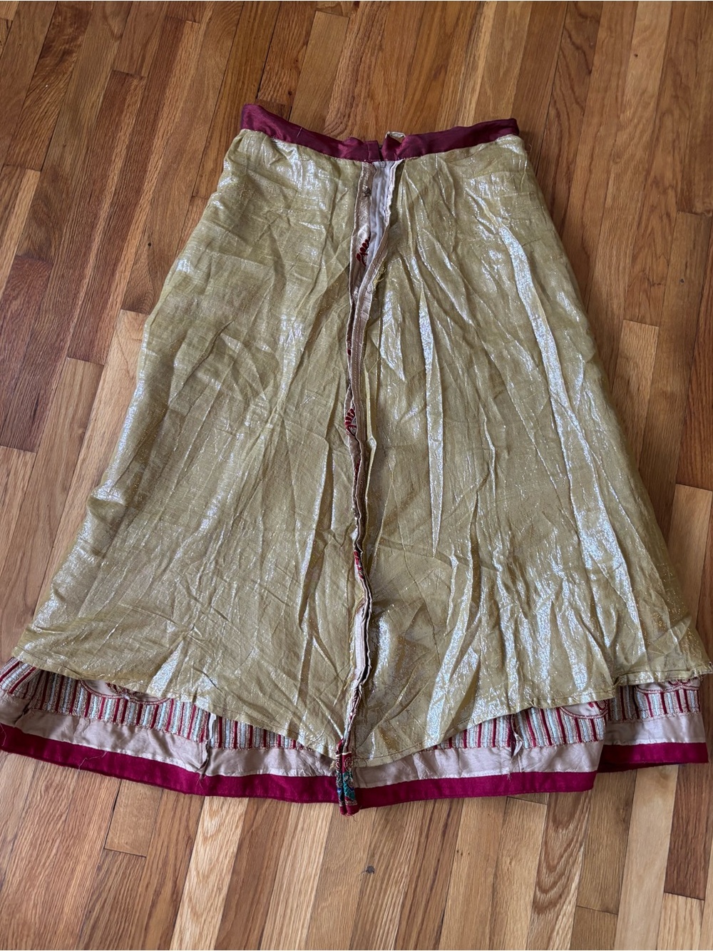 Indian Lehenga Skirt - Picture 7 of 9